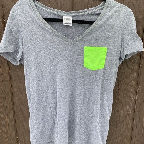 VS PINK grey t shirt 💚 - Picture 1 of 3